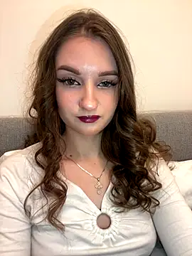 AdelinaEmber online show from November 4, 2025, 12:04 pm