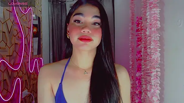 DreamGirlMia online show from May 21, 2026, 3:24 am