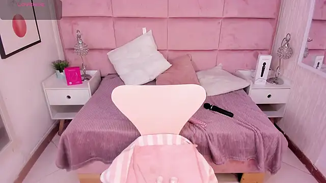 Janah Myers online show from October 27, 2025, 12:53 pm