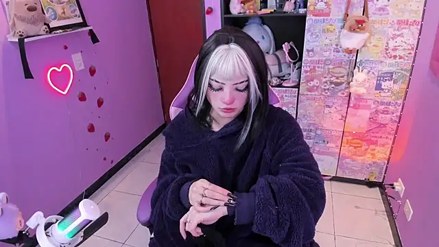 Vero Osb  online show from September 17, 2025, 11:39 pm