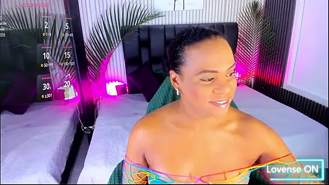 AriebonyBrooke online show from November 17, 2025, 11:38 am