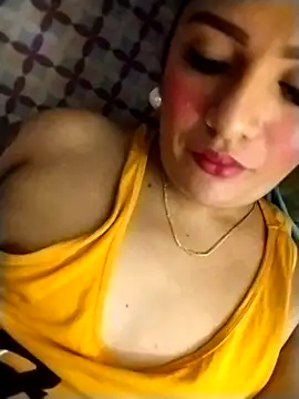 Snapshot of enoria1992 chatting on November 12, 2025, 4:18 pm enoria1992 online show from November 12, 2025, 4:18 pm