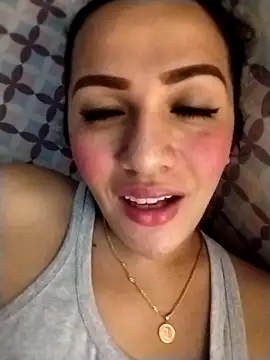 Snapshot of enoria1992 chatting on December 18, 2025, 3:12 am enoria1992 online show from December 18, 2025, 3:12 am