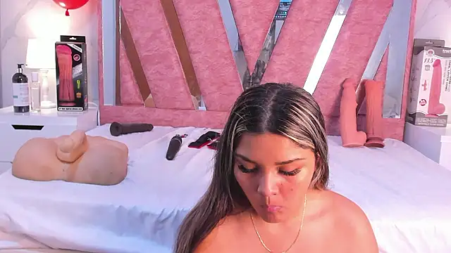 Wonderkloe  online show from February 23, 2026, 1:36 am