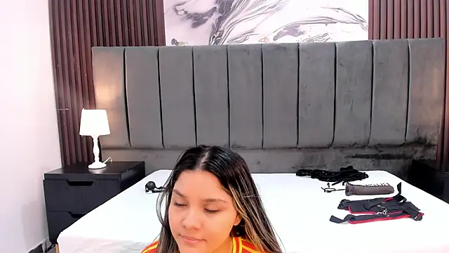 Snapshot of Wonderkloe_ chatting on June 17, 2026, 2:18 pm Wonderkloe online show from June 17, 2026, 2:18 pm