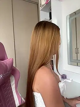 Nikii   online show from March 26, 2026, 3:39 pm