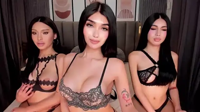 Snapshot of ScarletGreysonn chatting on November 4, 2025, 8:35 am ScarletGreysonn online show from November 4, 2025, 8:35 am