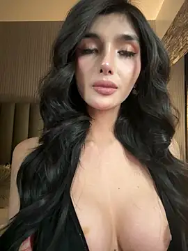 EmeraldGreyson online show from April 14, 2026, 7:58 am