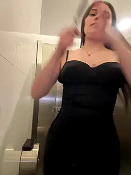 Isabella21  online show from January 8, 2026, 10:12 pm