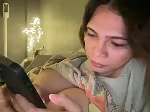 Snapshot of urhotfucker69 chatting on June 19, 2026, 10:46 pm urhotfucker69 online show from June 19, 2026, 10:46 pm