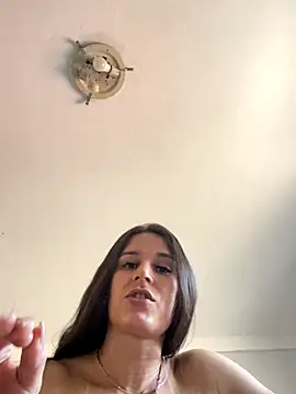 Isabelaa  online show from November 13, 2025, 6:18 pm