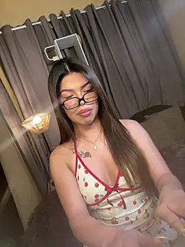 Snapshot of Nyxie_luxx chatting on July 1, 2026, 11:34 am Nyxie luxx online show from July 1, 2026, 11:34 am