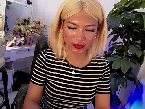 Snapshot of Queensabbyvee chatting on September 26, 2025, 6:17 am Queensabbyvee online show from September 26, 2025, 6:17 am