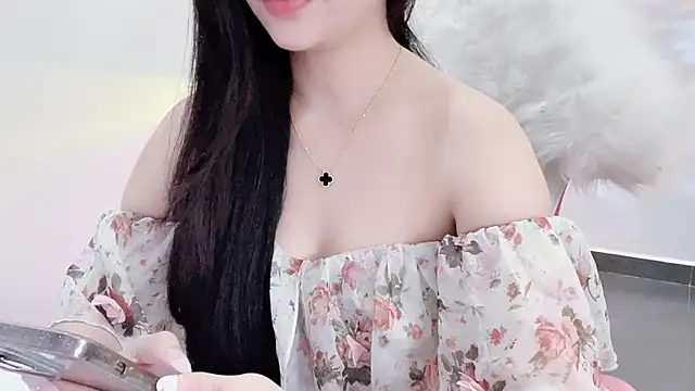 Snapshot of CindyQueen22 chatting on December 22, 2025, 6:32 am CindyQueen22 online show from December 22, 2025, 6:32 am