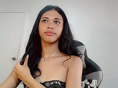 urcurlydiva online show from October 23, 2025, 5:40 am