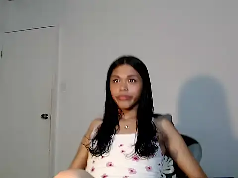 urcurlydiva online show from November 5, 2025, 12:16 pm