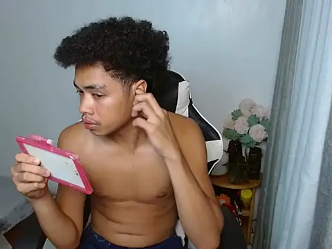 Snapshot of curlyasian_njxx chatting on April 6, 2026, 5:36 pm curlyasian njxx online show from April 6, 2026, 5:36 pm