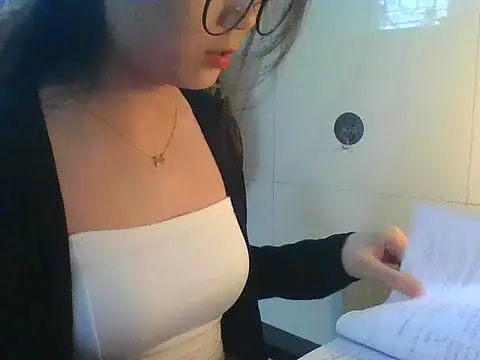 Linzly online show from November 5, 2025, 2:55 am