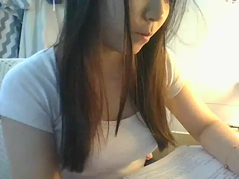 Snapshot of Linzly chatting on March 2, 2026, 2:25 am Linzly online show from March 2, 2026, 2:25 am