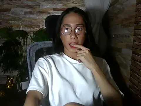 Snapshot of Bakoshnimobayot chatting on November 22, 2025, 11:37 pm Bakoshnimobayot online show from November 22, 2025, 11:37 pm