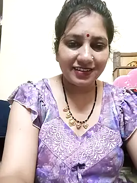Snapshot of nisha_sweet chatting on October 21, 2025, 5:35 pm nisha sweet online show from October 21, 2025, 5:35 pm