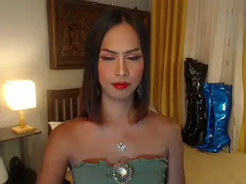 Nathalieheartt online show from October 13, 2025, 2:00 am