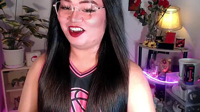 YourSweet-mich online show from November 10, 2025, 6:07 pm