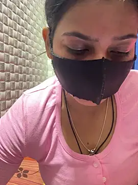 Hot Jaanvi  online show from February 11, 2026, 3:28 pm