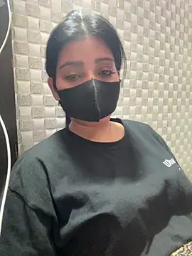 Hot Jaanvi  online show from May 24, 2026, 4:23 pm