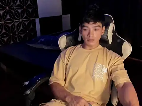 AsianHotBODYY online show from November 5, 2025, 9:53 am