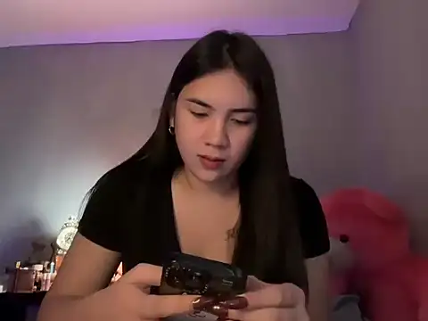 Snapshot of wild_flowerx chatting on May 4, 2026, 4:14 pm wild flowerx online show from May 4, 2026, 4:14 pm