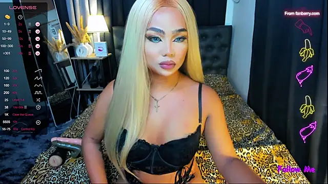 Snapshot of ScarletgraysonX chatting on September 11, 2025, 2:33 am ScarletgraysonX online show from September 11, 2025, 2:33 am