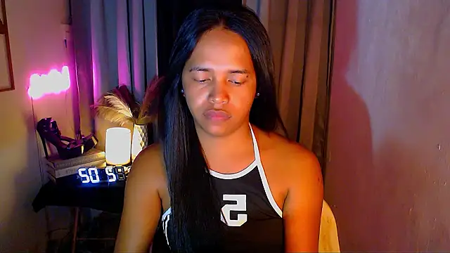 Lorainnelustts online show from February 2, 2026, 7:40 am