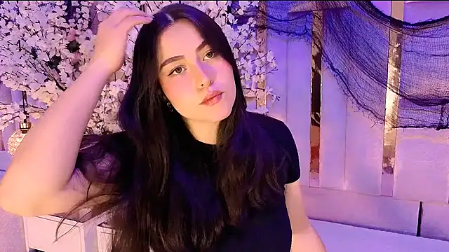 HannaCollins  online show from November 15, 2025, 12:56 pm