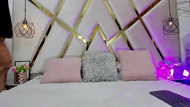 FernandaRousse online show from October 27, 2025, 5:39 pm