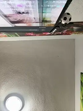 aavrdvh33 online show from October 31, 2025, 9:38 pm