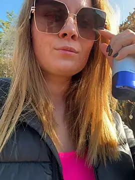 Snapshot of Velvetnoir21 chatting on October 29, 2025, 11:56 am Velvetnoir21 online show from October 29, 2025, 11:56 am