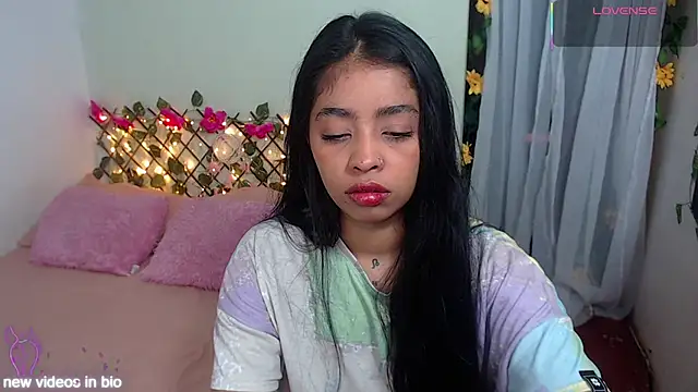 Angie Lee01 online show from September 18, 2025, 12:40 pm