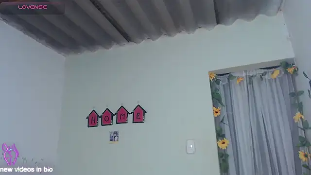 Angie Lee01 online show from October 20, 2025, 12:49 pm