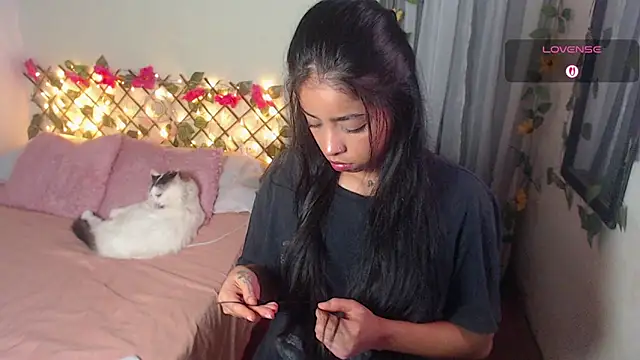 Angie Lee01 online show from November 25, 2025, 5:07 am