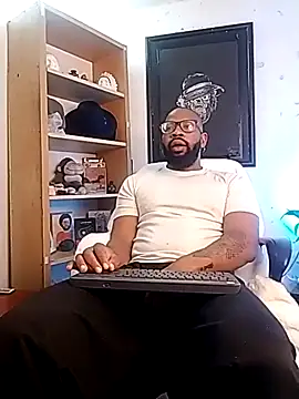 Snapshot of King_Malik chatting on January 14, 2026, 12:33 pm King Malik online show from January 14, 2026, 12:33 pm