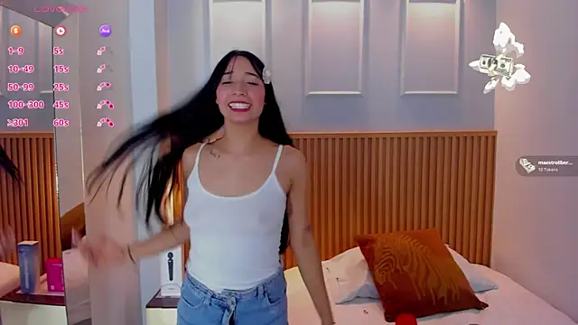 IVONNEPARKER6 online show from November 13, 2025, 7:35 pm