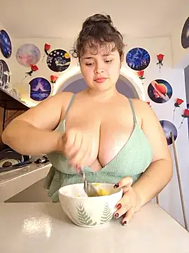 SeleneLuminari8 online show from January 8, 2026, 4:31 pm