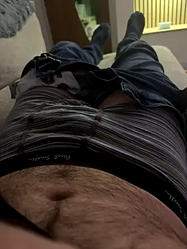 leroy9501 online show from November 12, 2025, 1:06 am