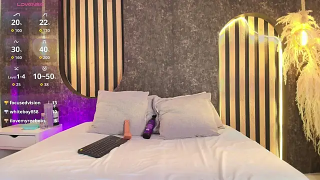 Snapshot of salome-gh chatting on October 13, 2025, 8:09 pm salome-gh online show from October 13, 2025, 8:09 pm