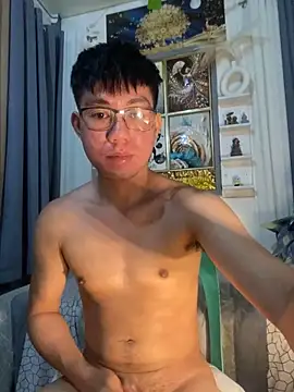 xshyboyx online show from September 24, 2025, 4:21 pm