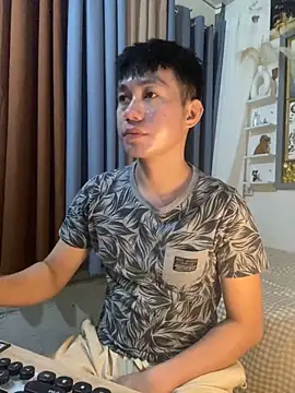 Snapshot of xshyboyx chatting on December 17, 2025, 6:08 am xshyboyx online show from December 17, 2025, 6:08 am