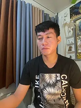 Snapshot of xshyboyx chatting on February 5, 2026, 2:38 am xshyboyx online show from February 5, 2026, 2:38 am