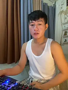 Snapshot of xshyboyx chatting on February 6, 2026, 3:00 am xshyboyx online show from February 6, 2026, 3:00 am