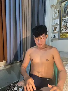 Snapshot of xshyboyx chatting on February 14, 2026, 4:26 pm xshyboyx online show from February 14, 2026, 4:26 pm